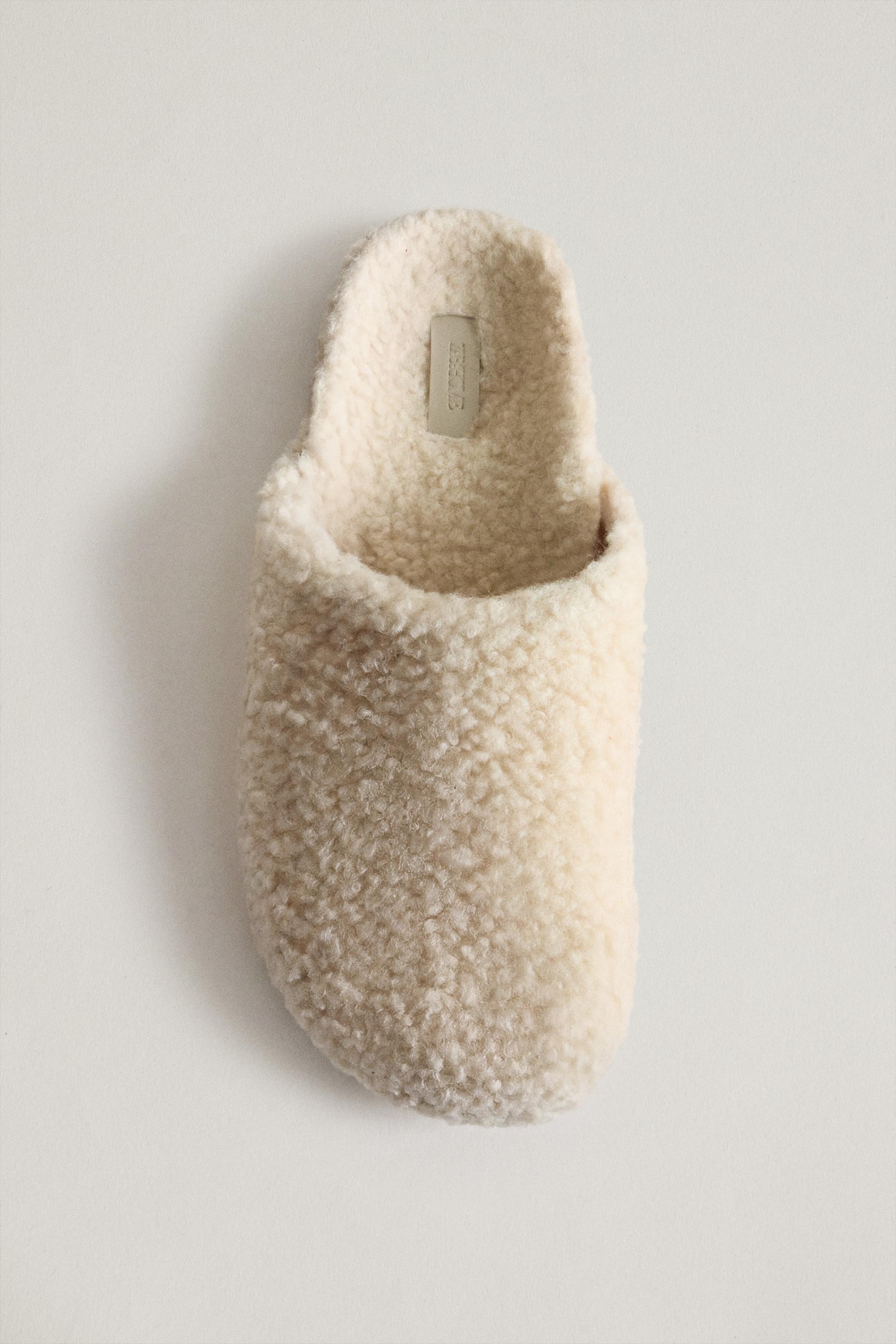 FAUX SHEARLING CLOGS